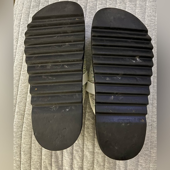 Excellent condition Azalea Wang Rhinestone Embellished White Mules, Size 9 - Picture 5 of 5